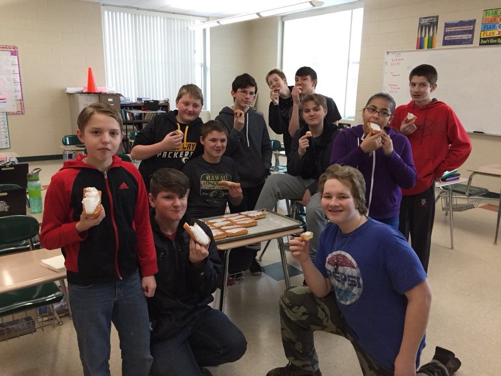tpetreikis's tweet image. Day 4 MS Classrom Problem of the Day winners!  Congrats to @jbeyer22’s 1st hour class! #MathWeek2018
@npsd1 @Peggy4415 @NicoletBank @RipcoCU @SonicNetWisc @TXInstruments @arrowgift @DarrenRubo @EliasonRealty @aviands @parsonseagleriv @peopleswi @david_s_weber @HoffmanPDC