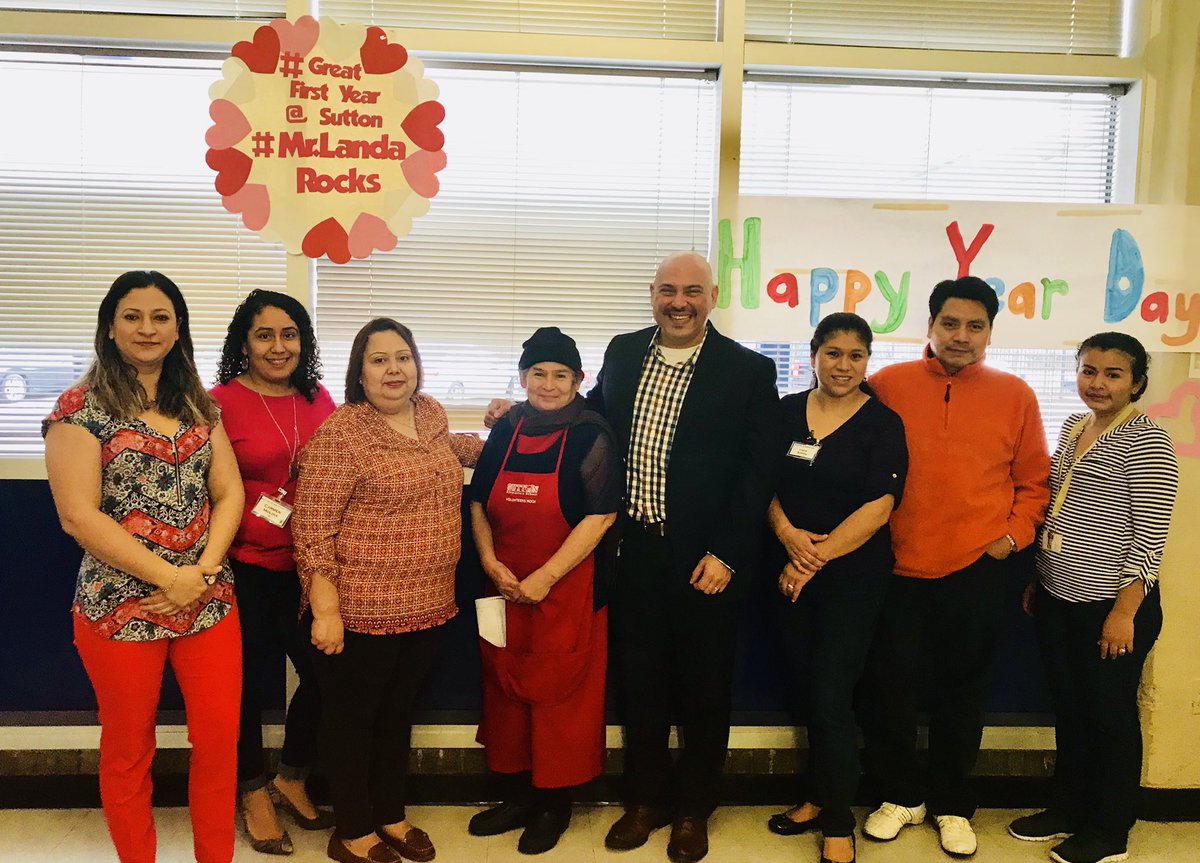 educatorsimpact's tweet image. Feeling the @SuttonES_HISD Love 💙💙💙Thank you 🙏🏼🙏🏼🙏🏼 Blessed and Grateful to lead a Stellar team of Educators!!! 🌟🌟🌟#SuttonRocks #OvercomeObstacles #TogetherChangeLives 📚📚📚