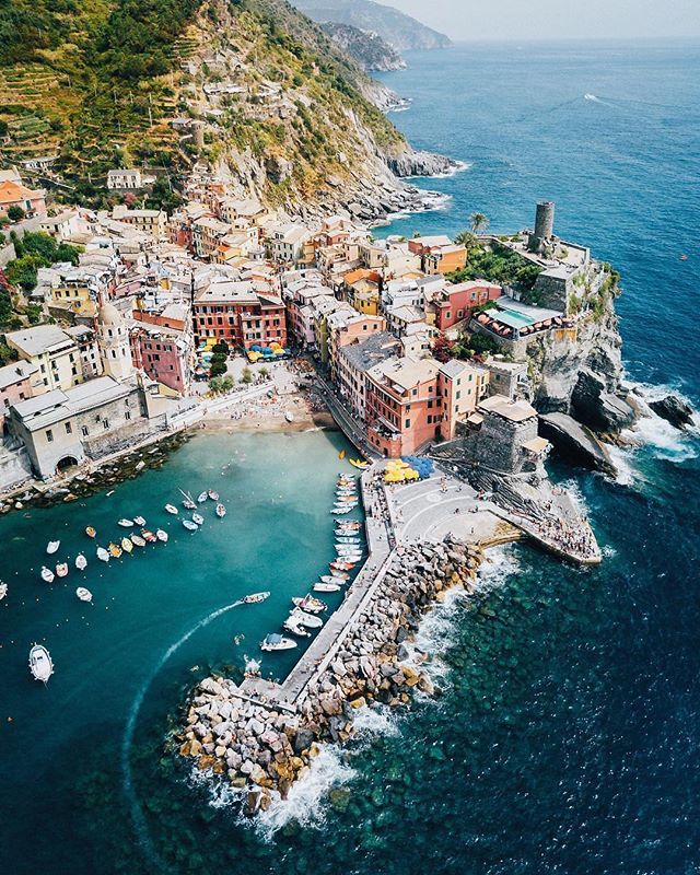 StampTravel's tweet photo. Stamp #751 - Italy 🇮🇹: Visiting Cinque Terre #CinqueTerre the right way! 😍🍝👀 If visiting Cinque Terre definitely consider staying outside of the 5 villages. It is much cheaper and more #authentic. You can take a train or ferry over to the village… https://t.co/UetqVk09qe https://t.co/3m04nr9gaC
