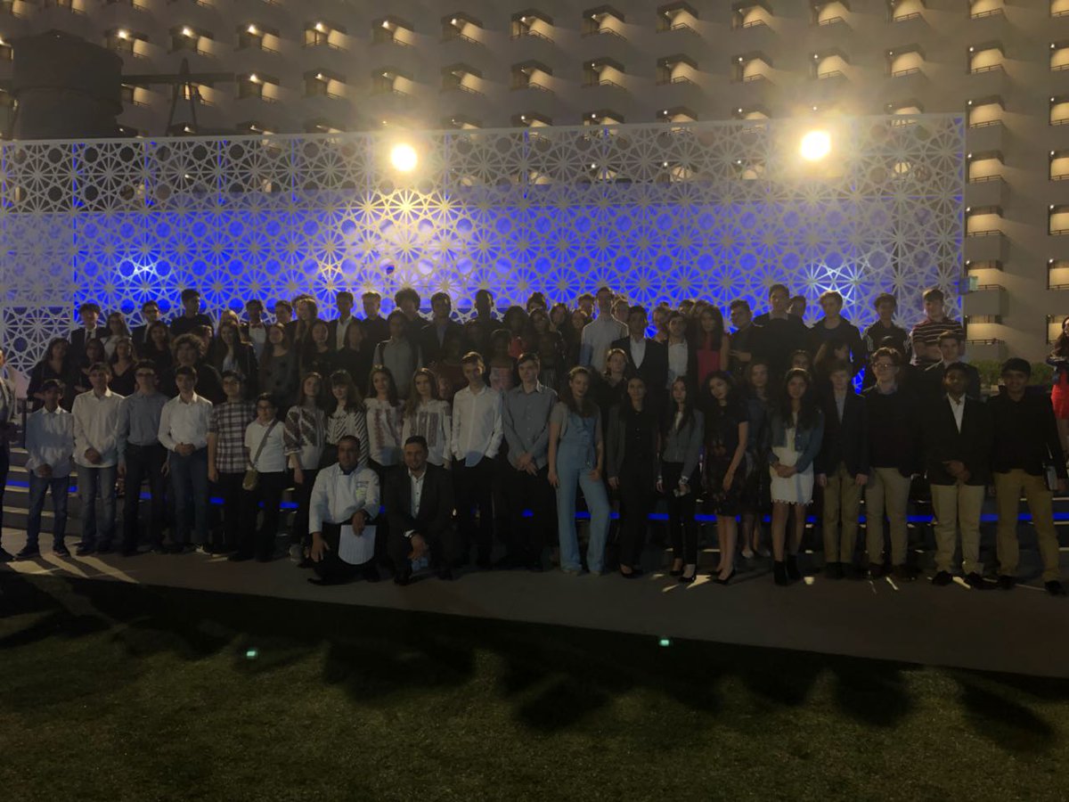 eiceconbus's tweet photo. Evening event for #eicdebate before it all kicks off tomorrow! @eicgerman @MathsEIC @EICMarbella @MissHMatthews7 @eicScience @eicHUMAN https://t.co/EbB11QcxCg