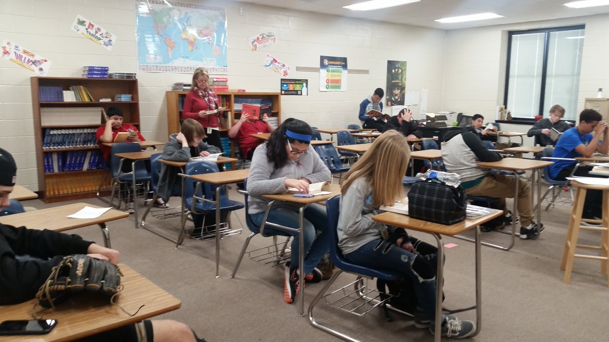 LibraryGreerHS's tweet image. Sustained Silent Reading in Advisory today to read for the fun of it and to read off fines!