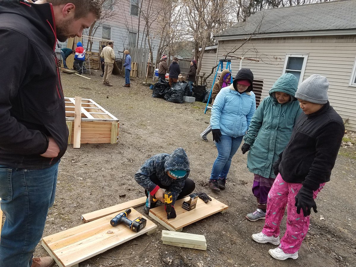 SyrLandBank's tweet photo. #TBT Last year RISE (Refugee & Immigrant Self Empowerment) turned a muddy Land Bank lot at 120 Seward into a beautiful community garden! Find out more about this organization at https://t.co/NIczU8ioKN. #garden #communitygarden #syracusegrows #syracuse #northsideup https://t.co/5EYKVkv17j