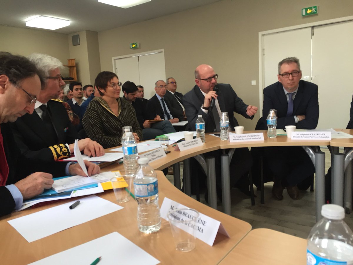 MatthieuGallou's tweet photo. Réunion sur l’économe maritime à St Pierre et Miquelon, avec la Ministre @AnnickGirardin qui m’apprend que je suis le 1er pdt d’université à venir sur l’archipel @UBO_UnivBrest https://t.co/u78wgpuWqP
