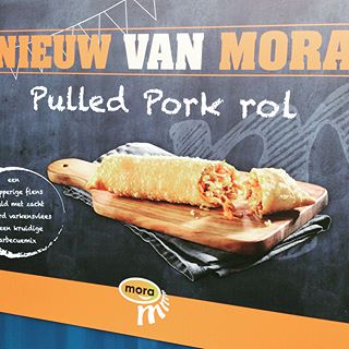 Nieuw van @mora_nl én nieuw bij ons: de Pulled Pork Rol 🐷 Lekker en lekker #trendy 👌 #pulledpork