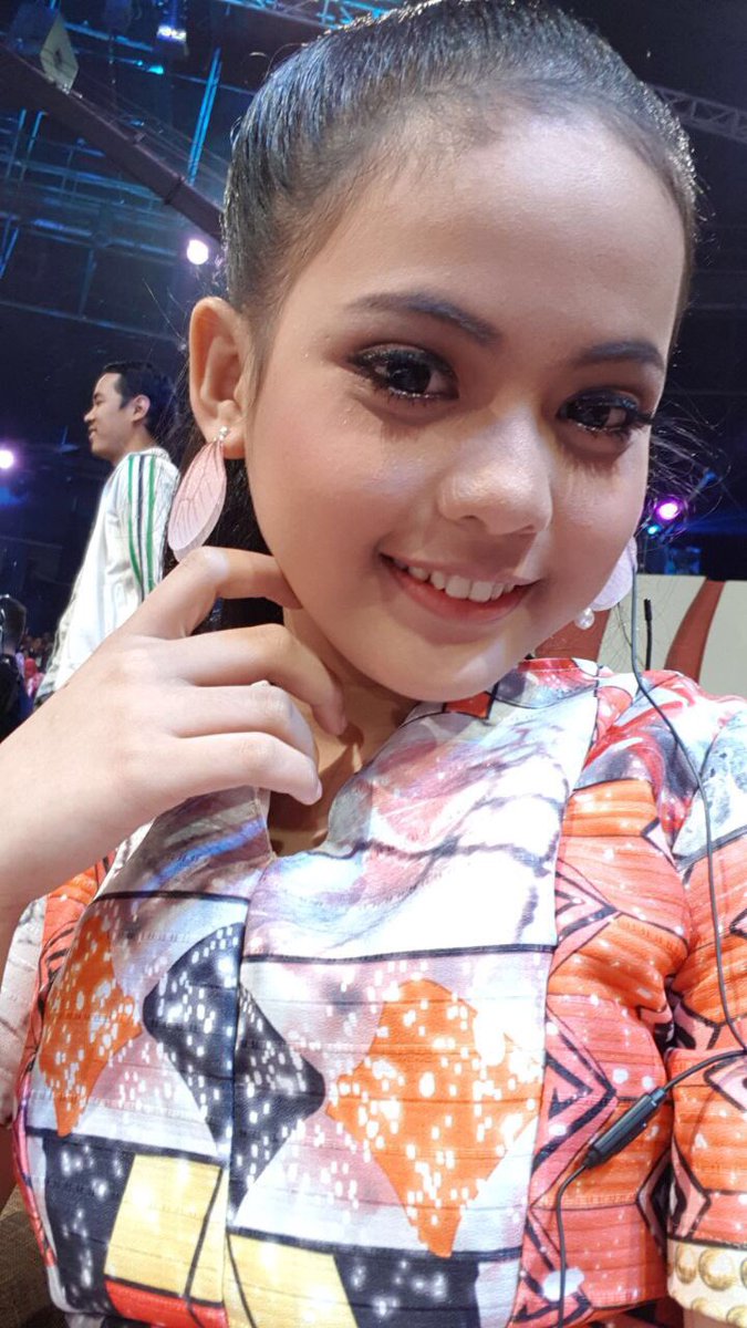 Selalu tersenyum 😘<a href="/Da4_Putri01/">Putri Isnari DA4</a> #PutrIAtLIDAIndosiar