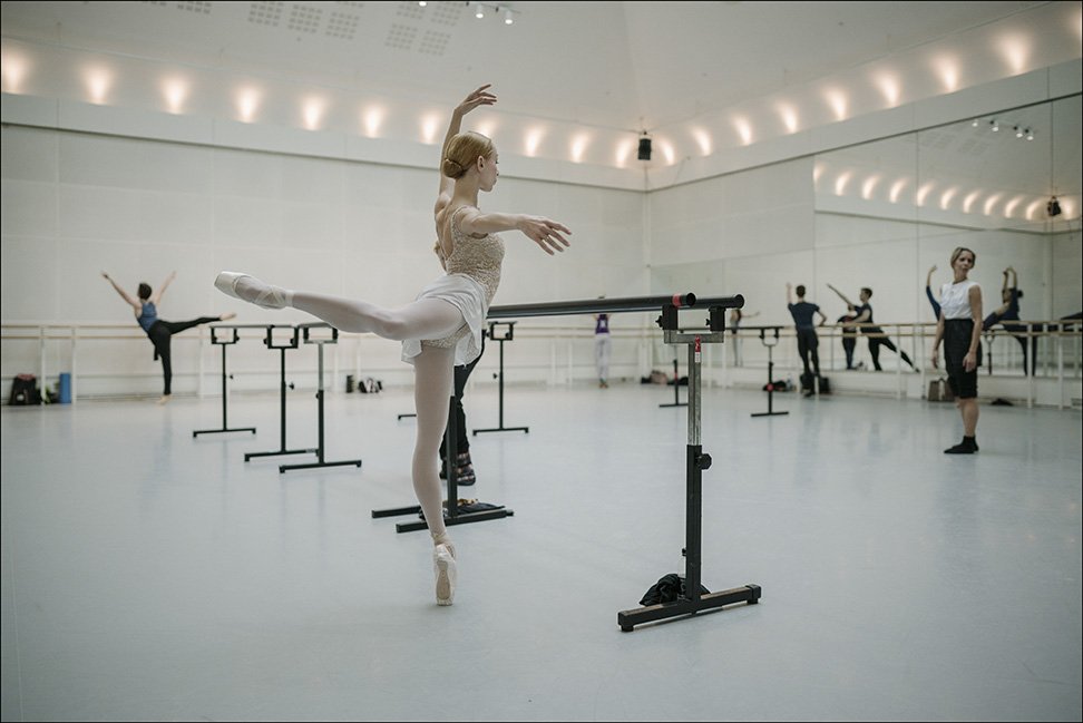 Ballerinaprjct's tweet image. Iana Salenko at the Royal Opera House. #IanaSalenko @ianasalenko #RoyalOperaHouse @RoyalOperaHouse #RoyalBallet @TheRoyalBallet #CoventGarden #London #ballet #BallerinaProject