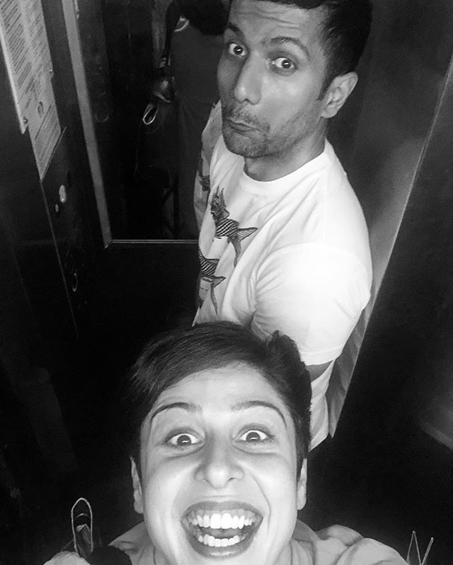 sherryshroff's tweet photo. Tiny elevator scenes! 🤣🤣🤣 #stuck #cantmove #elevatorselfie #elevatorforone #lol #vtss #thethingswedo #awesomesauce https://t.co/chO81jYgec