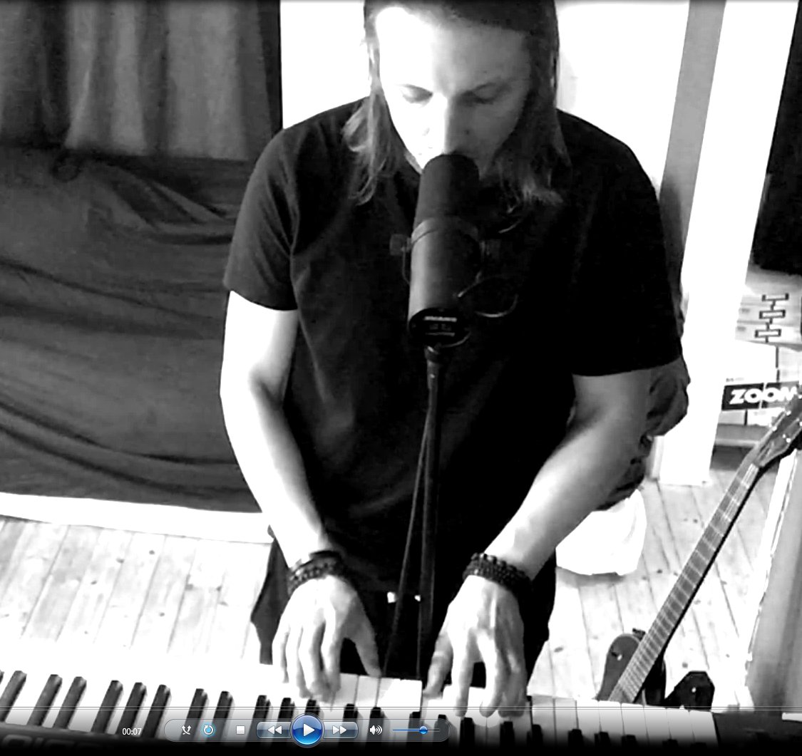 Jake_Firstborn's tweet image. Hey everyone Marcus here, I just did a live recording of "Sound Of Silence" and I thought I might share it here aswell, check it out and tell me what you think!

watch it here: facebook.com/SeuSion/videos…