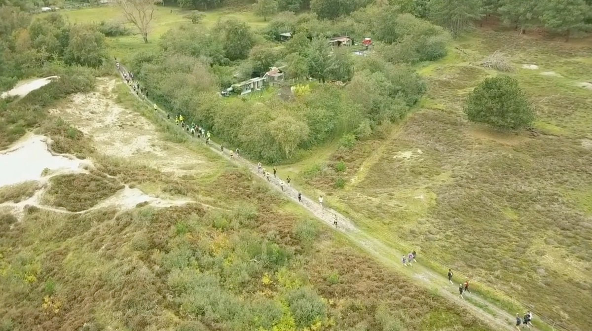 TrailrunTS's tweet photo. De kop is er af! Zondagmiddag gingen we los en wát een hoop inschrijvingen al voor de Trailrun Terschelling 2018. Inschrijven kan hier: https://t.co/qUnZZ9EZrc Deze still is afkomstig uit de drone video, die Jannick Siderius maakte. https://t.co/3ejrk66tqM