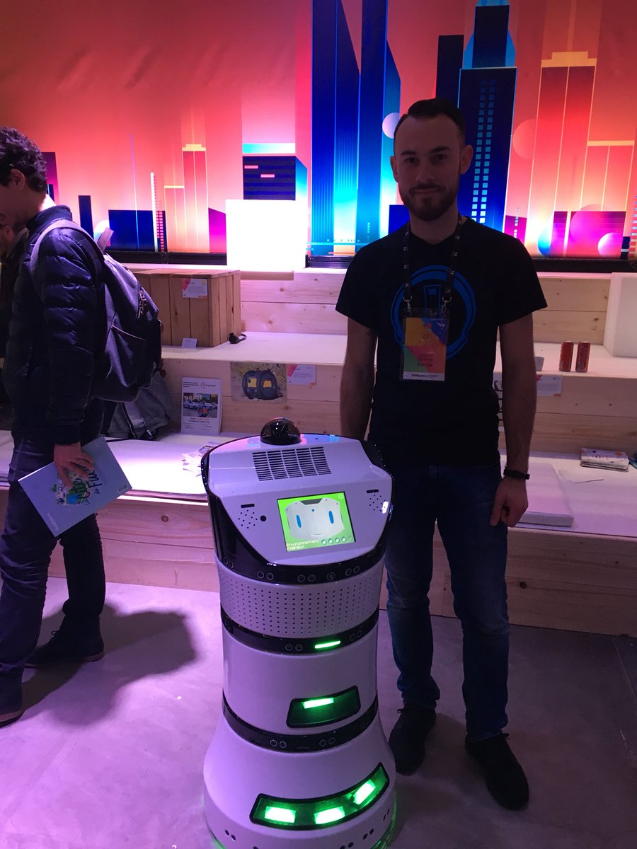 We Network tweet media