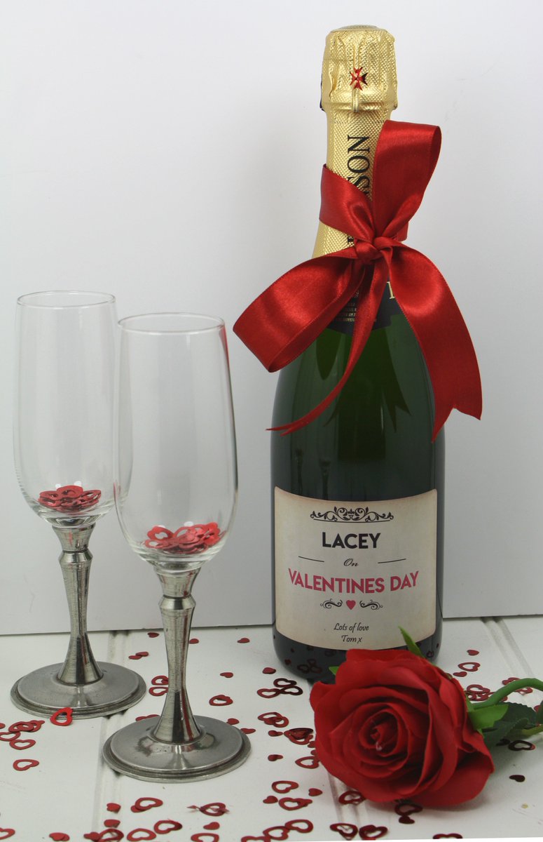 ChampagneStore's tweet image. Perfect valentines gifts, one of our personalised valentines orders ready to be despatched  
personalisedchampagnestore.com/personalised-c…