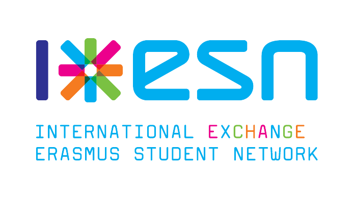 UIBuniversitat's tweet photo. Un centenar d'universitaris participen aquest divendres a les jornades formatives de l'Erasmus Student Network a #SaRiera https://t.co/DJTvylqRlt @esnbaleares @ESN_Int @ESNSpain #intercanvi #mobilitat #Erasmus https://t.co/cManTReHSW