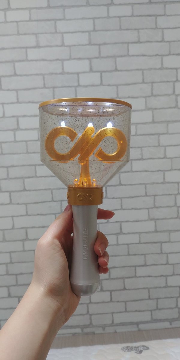 thebigissue2's tweet image. 인피니트 응원봉(리뉴얼전) 운포 17000원/건전지 포함/안전포장
#인피니트 #여봉 #인피니트물품 #인피니트굿즈 #응원봉