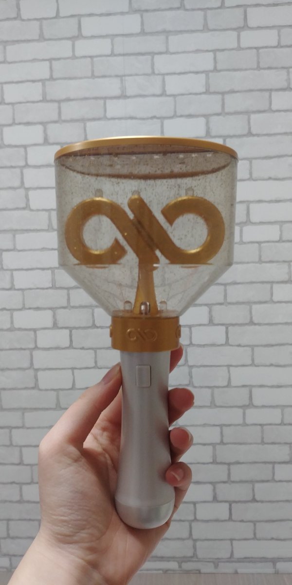 thebigissue2's tweet image. 인피니트 응원봉(리뉴얼전) 운포 17000원/건전지 포함/안전포장
#인피니트 #여봉 #인피니트물품 #인피니트굿즈 #응원봉