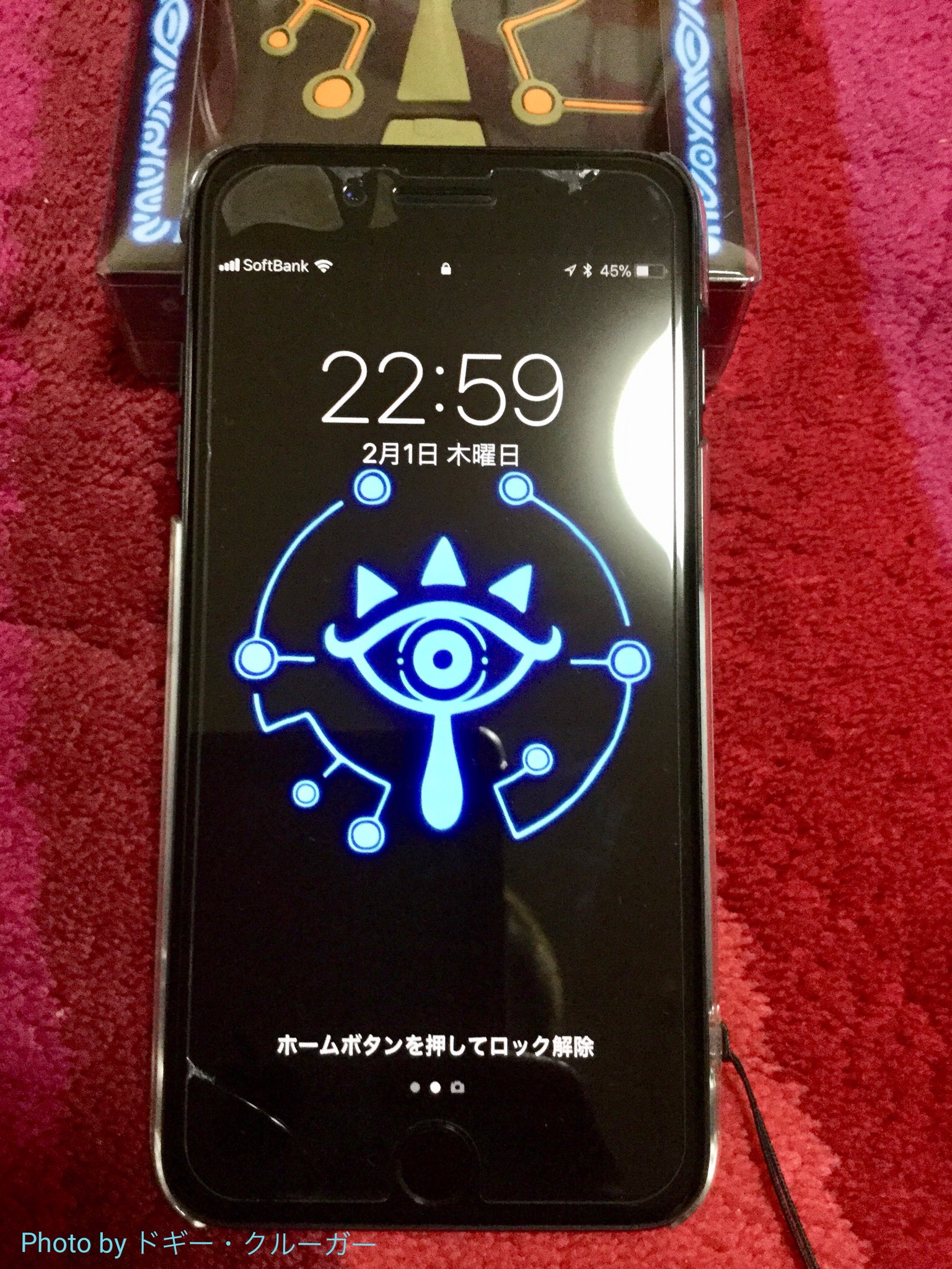 ドギー クルーガー Twitterren 因みに先日呟いたスマホケースのシーカーストーン がコレです ゼルダが過去や真のエンディングで持ってるヤツ 普段はリンクが持ってるんだけどね 壁紙のダウンロード付き ゼルダの伝説 シーカーストーン スマホケース 早く機種変