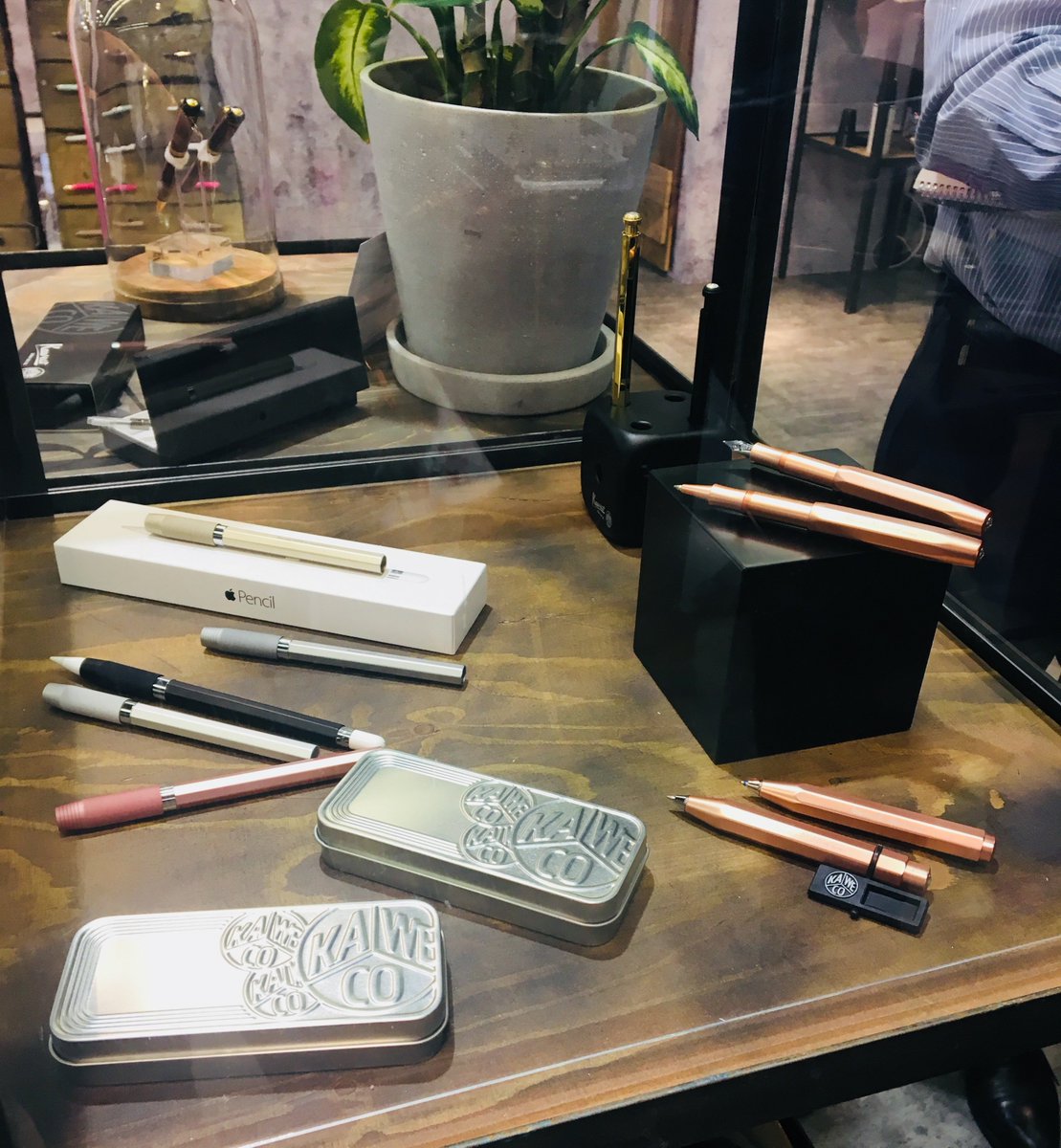 creolyuk's tweet photo. The most interesting stall at #Paperworld2018 had to be @Kaweco_Germany where we got the chance to make our own Kaweco Sport 🖋️ and see their beautiful new products.
#stationeryaddicts #Kaweco #fountainpen https://t.co/SrFGEdQarg