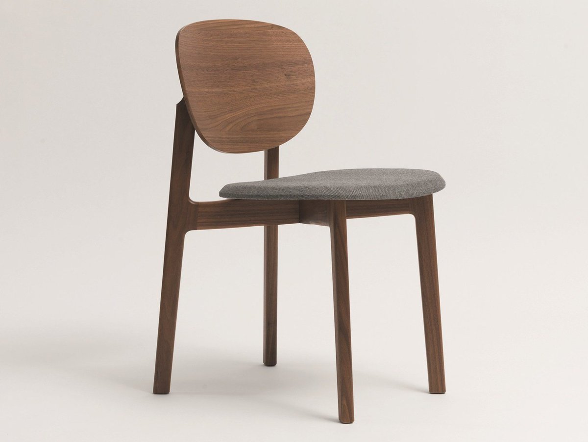 archiproducts's tweet photo. Designer duo at #Formstelle has developed for #Zeitraum a family of chairs of sculptural character. The expressive wooden frame of #Zenso incorporates two floating circles, the seat and back of the #chair: https://t.co/wGXnjVDCEn https://t.co/rUjWKz6RJg