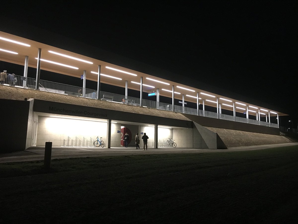 sdplus_ch's tweet photo. Nouvelle gare TPF à Münchenwiler-Courgevaux (BE), superbe projet sur lequel ont travaillé nos collègues biennois
#sdplus #TPF #train #Engineers #Engineering #night #light #picoftheday #photooftheday https://t.co/U8N9I6uelp
