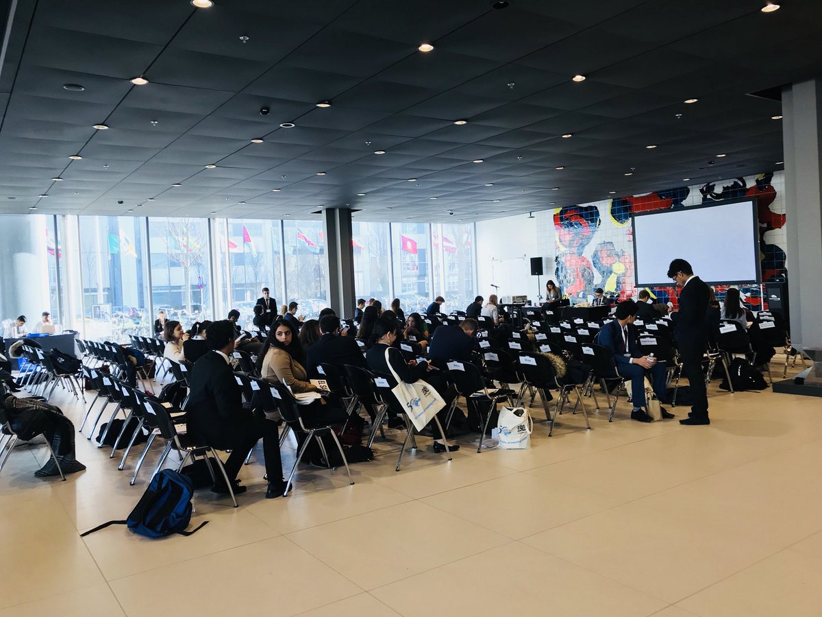 James_Yo_Huang's tweet photo. Debating on preventing food waste was fun. Finally got chance to ask 3 questions today and got confidence. Ready to speak more #ISTmun18 https://t.co/JH1UihdM1O