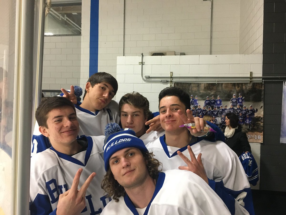 MNRiverBulldogs's tweet image. ✌🏼’s for gameday!!!!

Bulldogs travel to Mankato tonight to take on the Cougars! 

JV @ 5:30 
V @ 7:30 

#Bulldogs