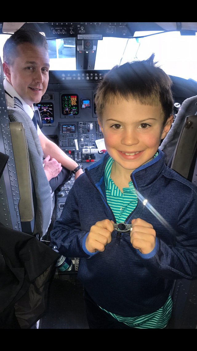 PSAAirlinesInc's tweet photo. We love seeing the smiling faces of future #PSAPilots! https://t.co/EE2OHozBtd