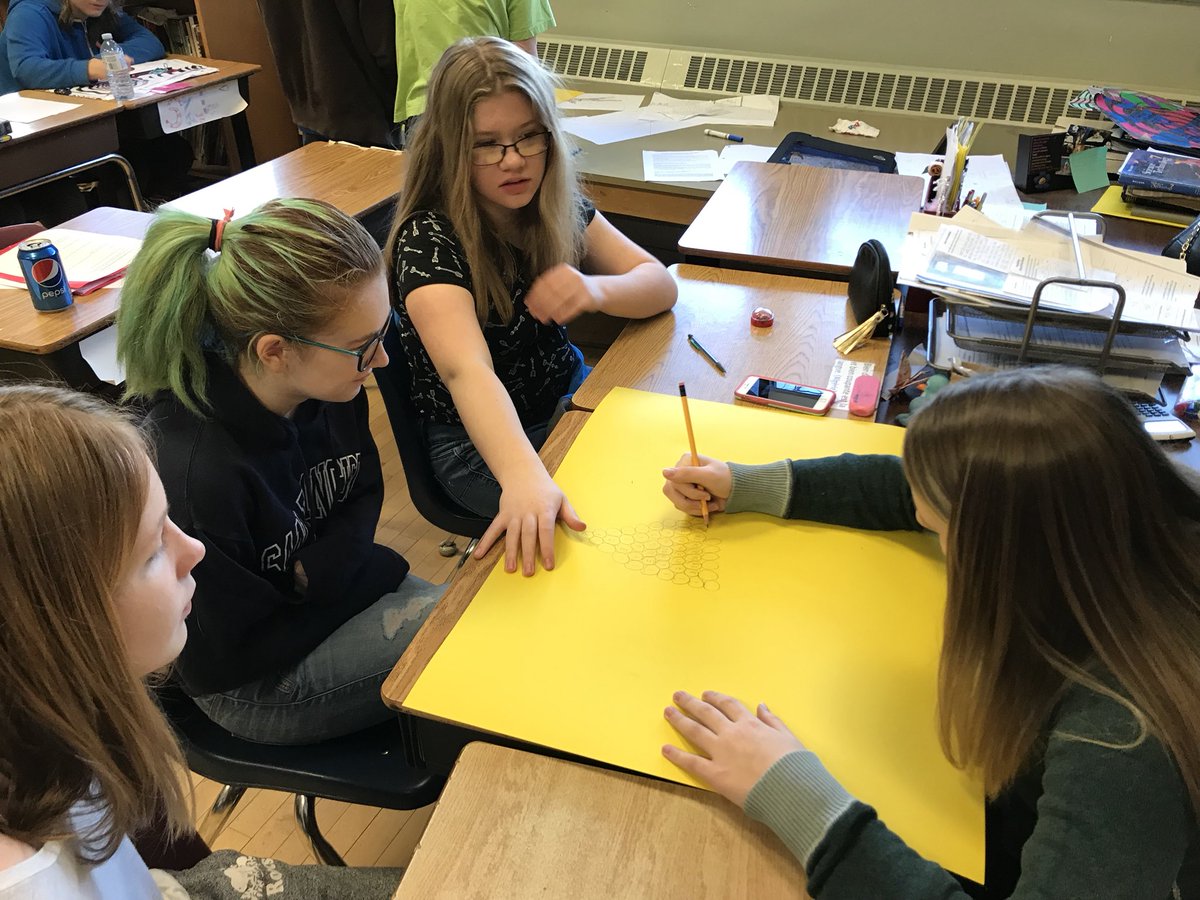 TaraMcFarling1's tweet image. Problem of the month @MajorBallachey #pascalstriangle #describingpatterns @GEDSB