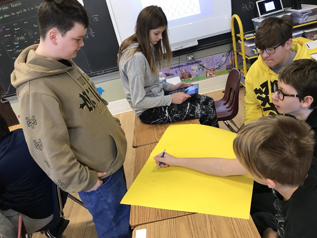 TaraMcFarling1's tweet image. Problem of the month @MajorBallachey #pascalstriangle #describingpatterns @GEDSB