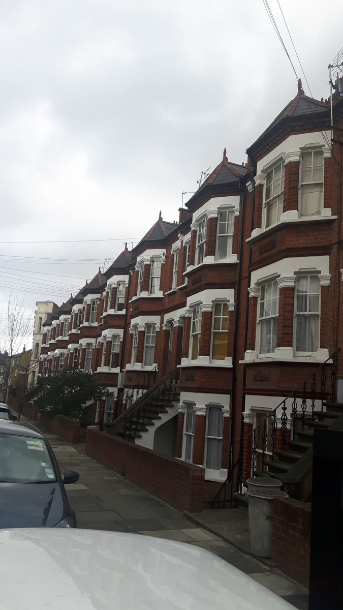 WANTED- 3/4 BED HOUSE for relocating family. Ideally want to find in Starfield Road, Davisville road, Curwen Road areas. Up to £1.2.M. Ready to buy now.