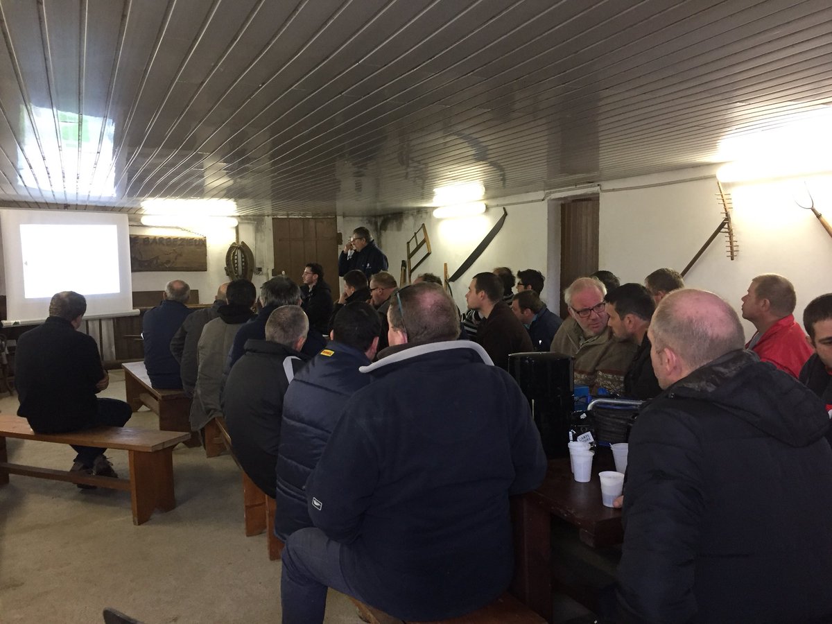 GroupeCAL's tweet photo. #Élevage : Comment valoriser ses productions ? Des réponses ont été apportées hier au Gae de Barbezieux à Barbas avec #calElevage et #genesdiffusion https://t.co/BApvrXrhZQ