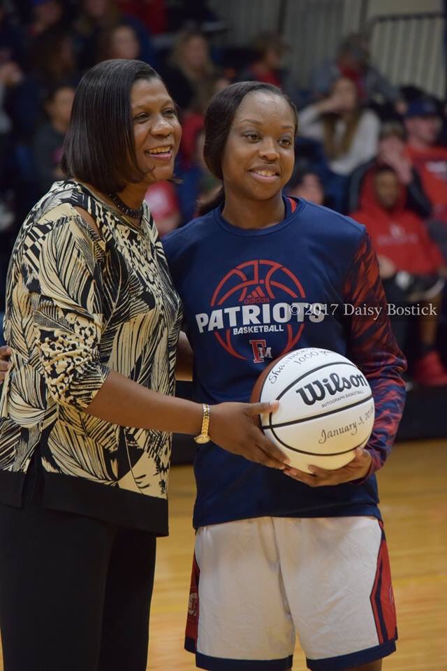 AthleticsLCHS's tweet photo. ICYMI: LCHS c/o ‘15 @Shaunice_Elixis hit the 1K points mark at FMU! 🤷🏽♀️ but hey, this isn’t her first time doing that! https://t.co/uqc0lm8VPK