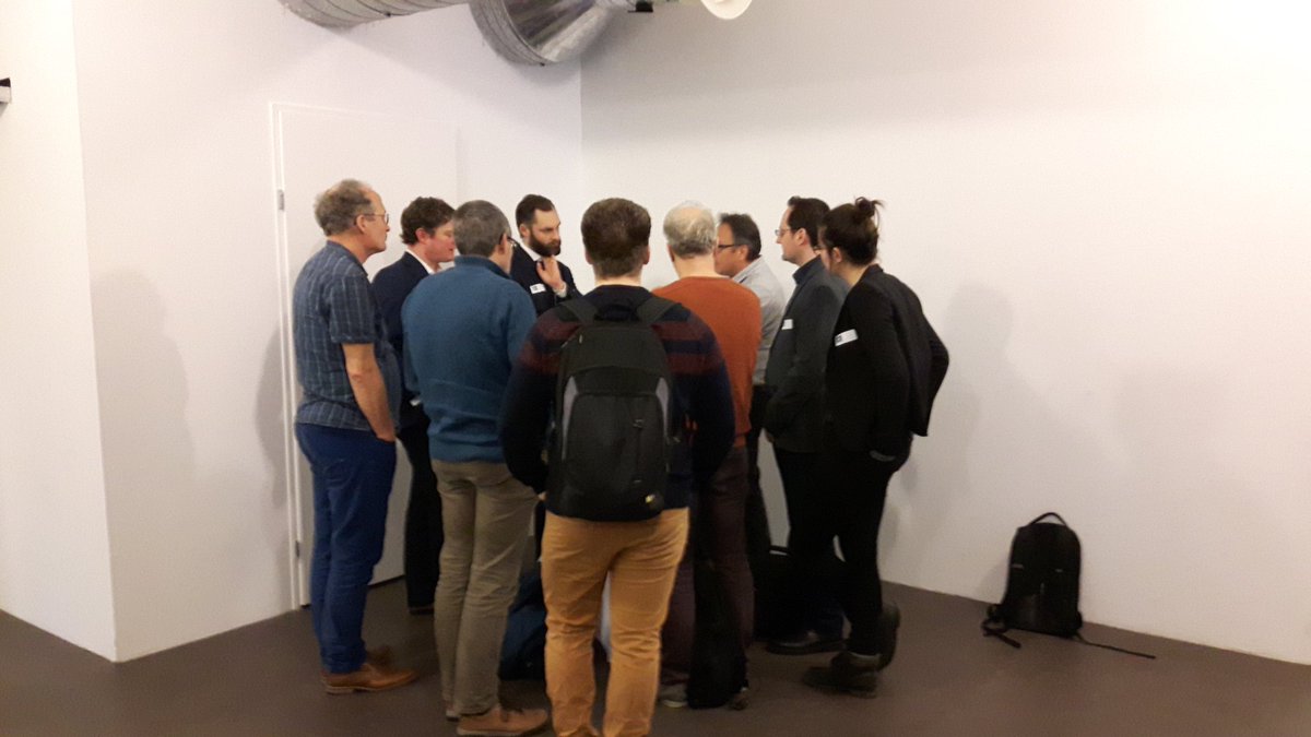 RegioIngenieur's tweet photo. #dataennu? #kenniscaféSmartCity #MaartenKoningsveld allerlei toepassingen uit de deeleconomie zullen doorbreken en producten en diensten goedkoper en makkelijker toegankelijk maken bv #peerby #croqqer en #konnektID een roep naar innovatie https://t.co/iQO9uDV6Bt
