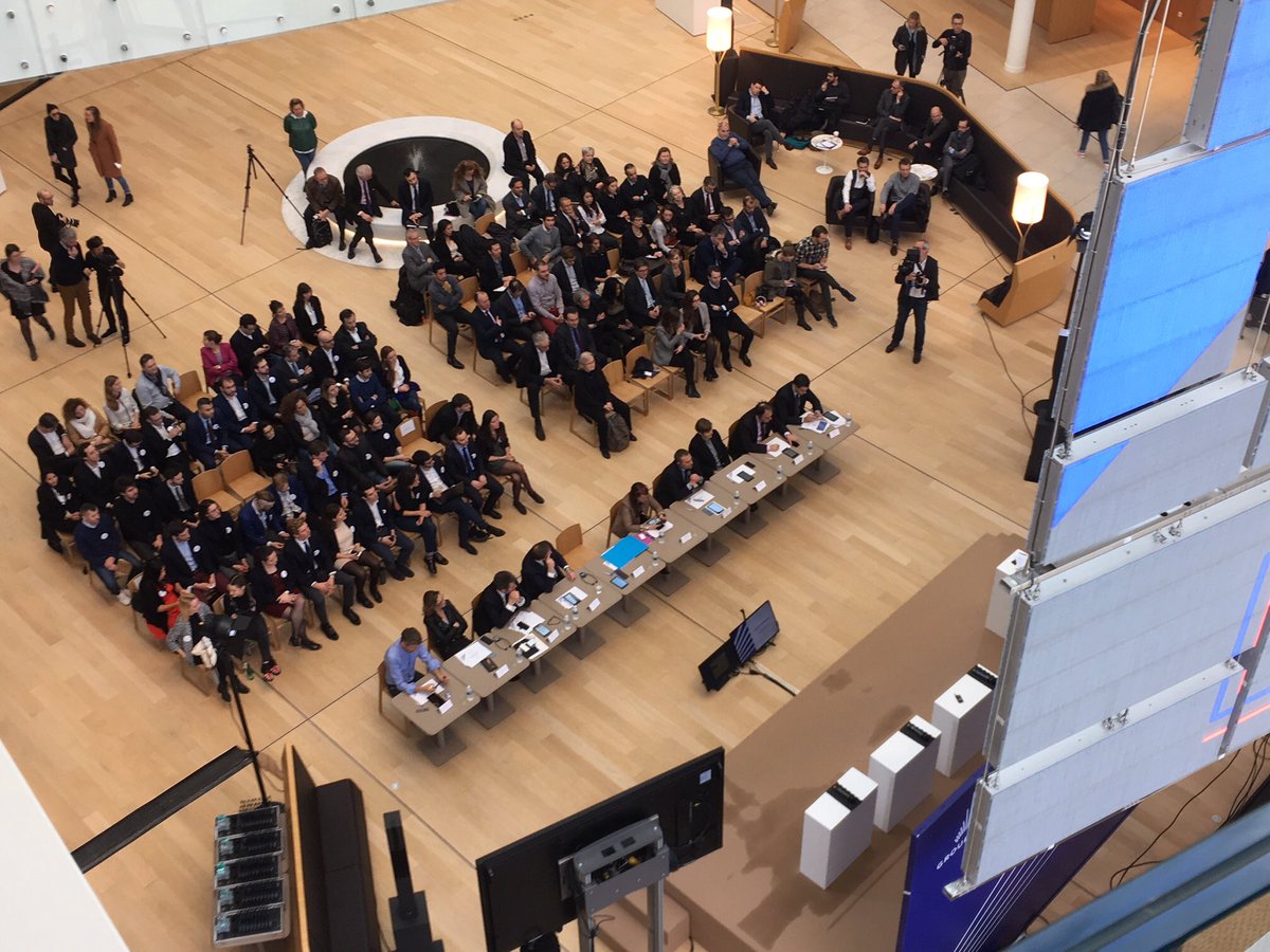 RemyYou's tweet photo. C’est parti pour la grande finale du challenge #PlayYourAirport ! Etudiants, start-ups, passagers et collaborateurs sont réunis pour imaginer l’aéroport du futur avec @GroupeADP ! https://t.co/QxNXz2AvAY