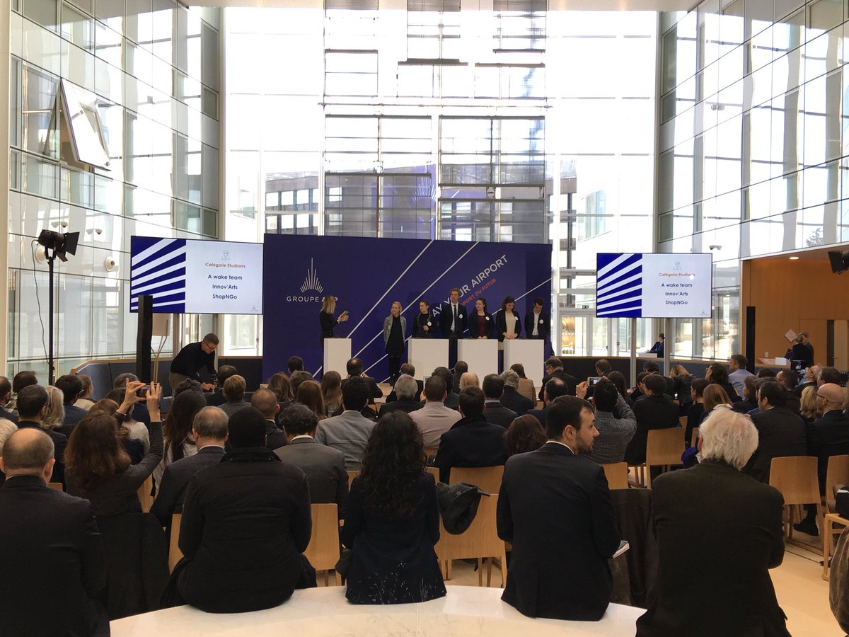RemyYou's tweet photo. C’est parti pour la grande finale du challenge #PlayYourAirport ! Etudiants, start-ups, passagers et collaborateurs sont réunis pour imaginer l’aéroport du futur avec @GroupeADP ! https://t.co/QxNXz2AvAY
