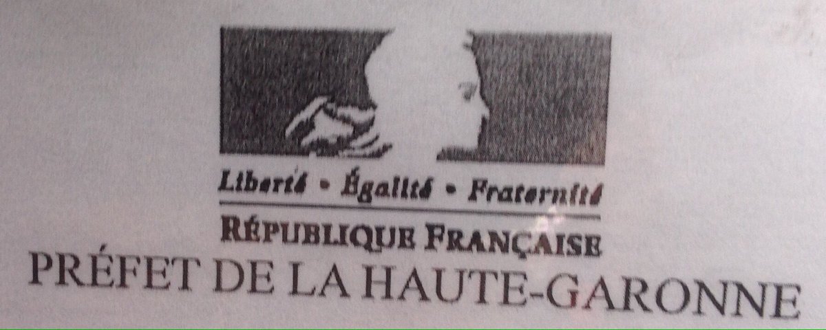 #EMCSymboles Voici la devise de la France :"Liberté, Égalité, Fraternité" que nous avons photographié à la Mairie sur un affichage.
