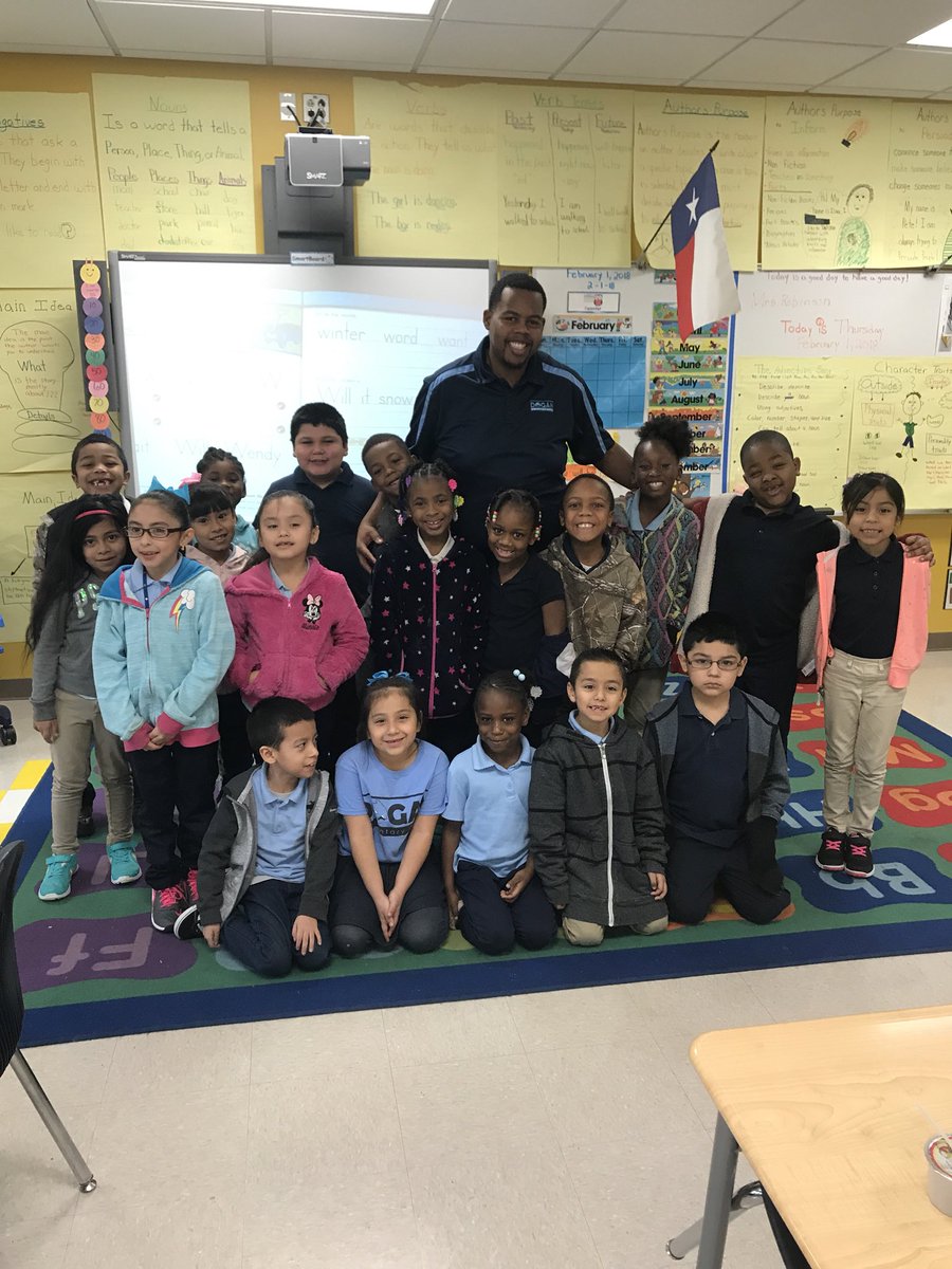 ealy_daeducator's tweet photo. Enjoyed reading “The Tricky Zebra” to Mrs @JennyJoan11 class! They were a great audience. #DoganNation #DoganReads #WorldReadALoudDay https://t.co/wibfptJywK