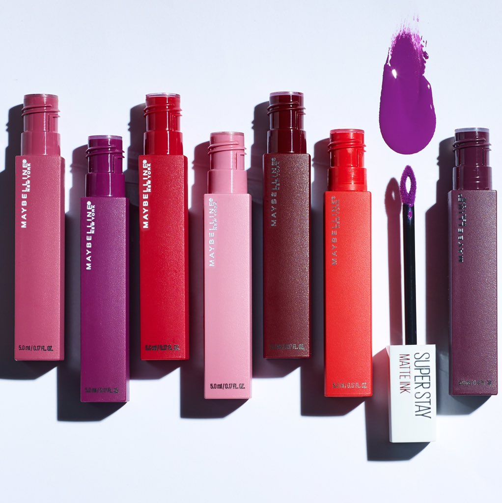 FashionMacarons's tweet photo. ¿Sabían que @MaybellineNYmx tiene nuevos labiales mate que duran hasta 16hrs? 😱😍❤️ #MatteDeAMaPM #MAYBELLINEMX Muero por probarlos todos!! https://t.co/J1aTCxBsgG