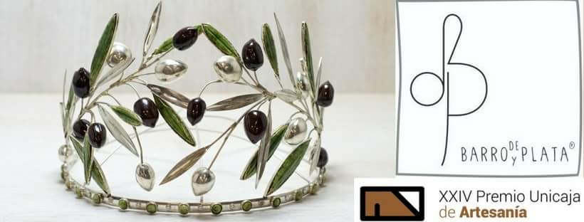 debarroyplata's tweet photo. ¡Felices! Nuestra corona, Premio Especial Jaén, XXlV Premio Unicaja de Artesanía. @FundUnicaja @museopacotito @alfarpablotito @ferrandizubeda @missgrandjaen @artesanosUbeda https://t.co/sXI9qcKO6W