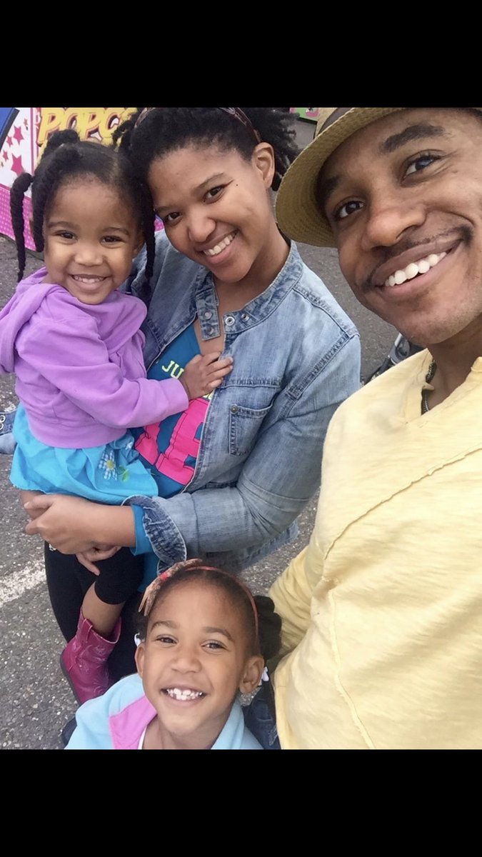 UpditeMario's tweet photo. Tbt. 2014 my family and I at the state fair https://t.co/yEzTKsj3jr
