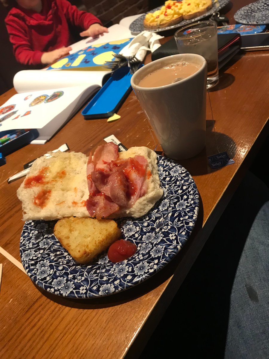 HAYLEYSHIELS's tweet photo. Breakfast with my bestie and kids mmmmm thank you em xxx https://t.co/UPsObkXTnN