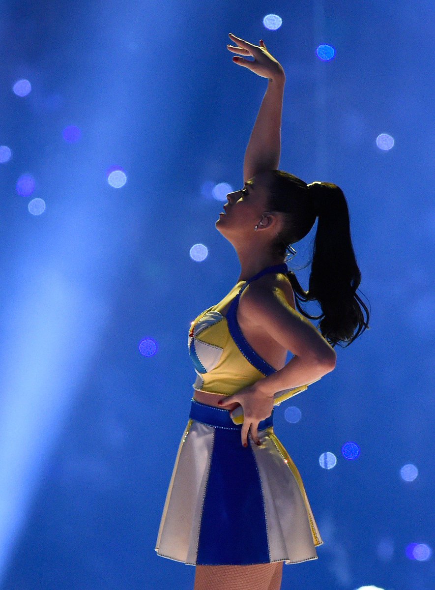 knolanperry's tweet photo. 3 years later and i still get chills watching #KatyPerrySuperbowl
#HypedForHalftime https://t.co/2gTIxNydYd
