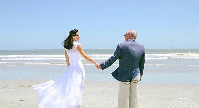 ChsBeachWedding's tweet photo. Happy feb 1st love bugs #breathoffreshair #charlestonbeachwedding #monthoflove #lovebug #lovebirds #love #showloveeveryday #couple #couplegoals #instapicture #intsaphoto #photography #weddinginspiration #weddinginspiration #weddingphotography #weddingplanning #weddingplanner… https://t.co/Qh6B3CKBOC