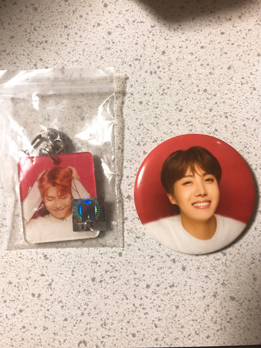 skm124jnjk's tweet photo. @__jinkook 
ソンムルありがとうございました🌷
大切にします！！ https://t.co/o1fX2hSrLW