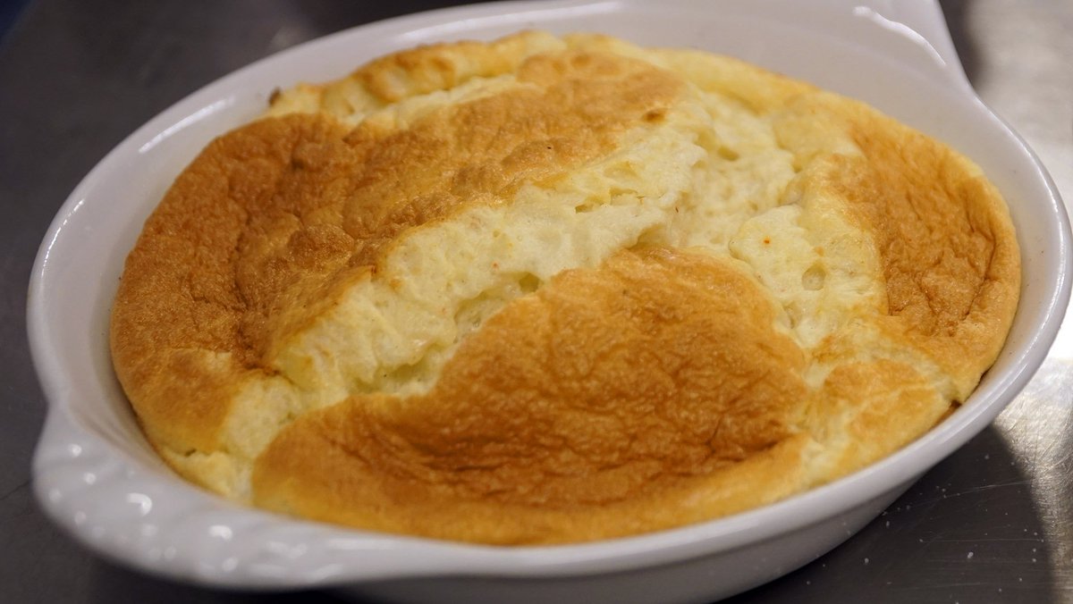 Heerlijk &amp; ook nog makkelijk te maken, de kaassoufflé van <a href="/LeHollandais_96/">adriaan van raab van</a> foodtube.nl/kaassouffle-ma…