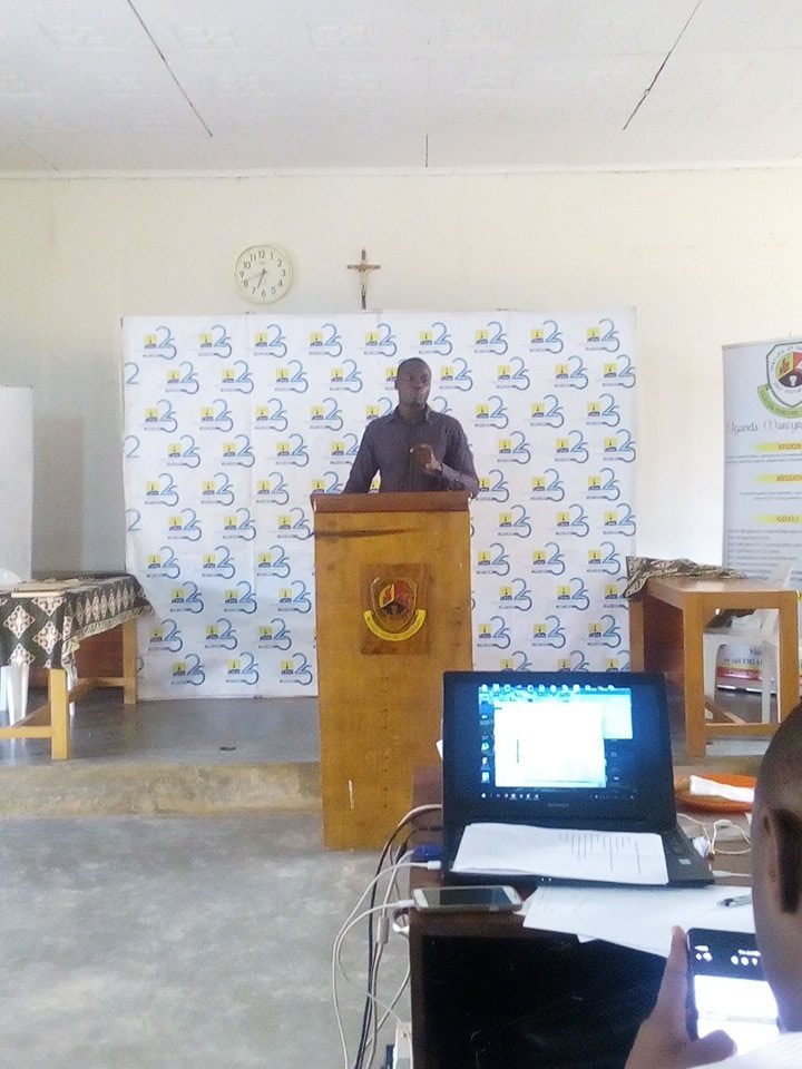 kingspenceug's tweet photo. #Edeet the New President @TaxUmu dropping his speech.
cc @ugandamartyrs @AlanBryan14 @kingspenceug https://t.co/96H9muBpba