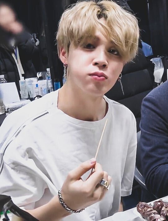 boyfriend!jimin on Twitter: "boyfriend!jimin looking adorable (as