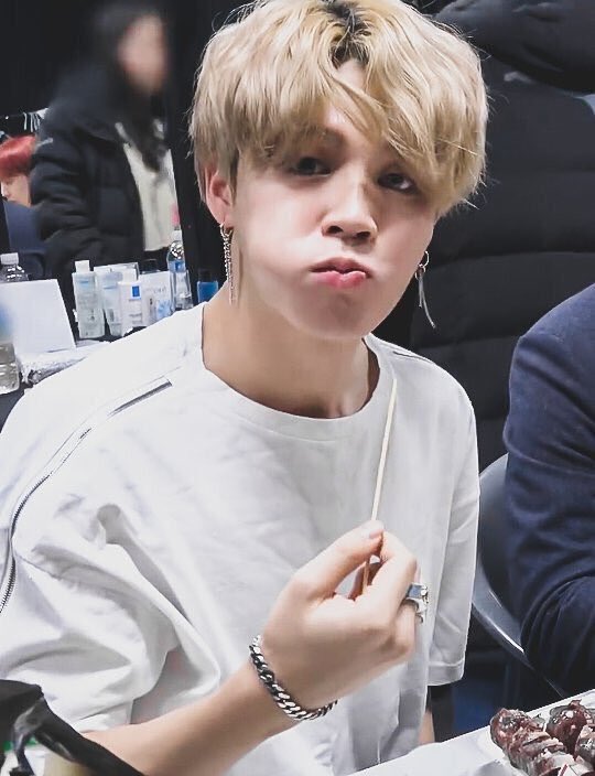 boyfriend!jimin on Twitter: "boyfriend!jimin looking adorable (as