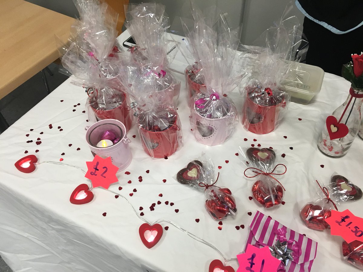 GO_9_Team_YES's tweet photo. We are all set up for selling our Valentines gifts @BannockburnHigh S5/S6 parents evening!! https://t.co/xhZj2Kqo2l