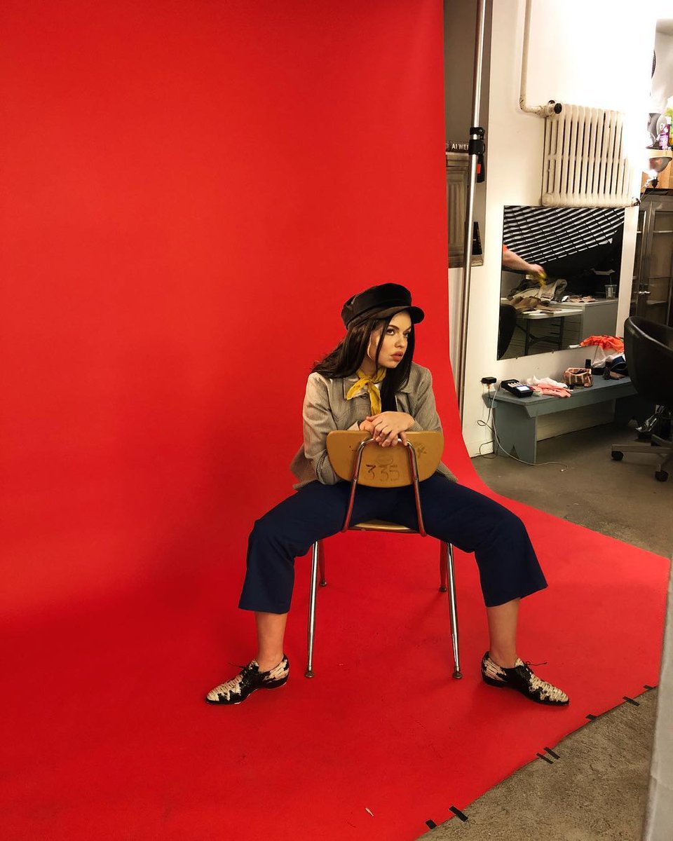 modernvice's tweet photo. Striking a pose in #ModernVice Derby shoes! 🖤
📸: @KelsyKarter https://t.co/5xzzyFysP1