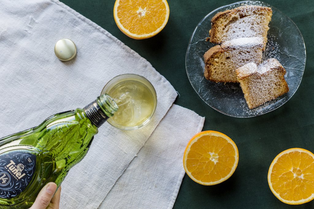 🍊 Coca de taronja casolana. T'animes a fer-la? Mel!
