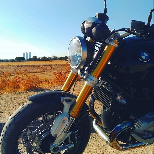 CharcoMotero's tweet photo. Esa Nine-T tiene ganas de salir de rutita mañanera 😍😍 #Charcodelmotero #bmw #ninet #caferacer #bmwmotos #ninetscrambler #caferacerofinstragram #caferacerculture #racerstyle #custombike #Siemprederisas #caferacerbikes_ig #caferacerxxx #littlestoriesof… https://t.co/c8liiWErvs https://t.co/4OriT3d80W